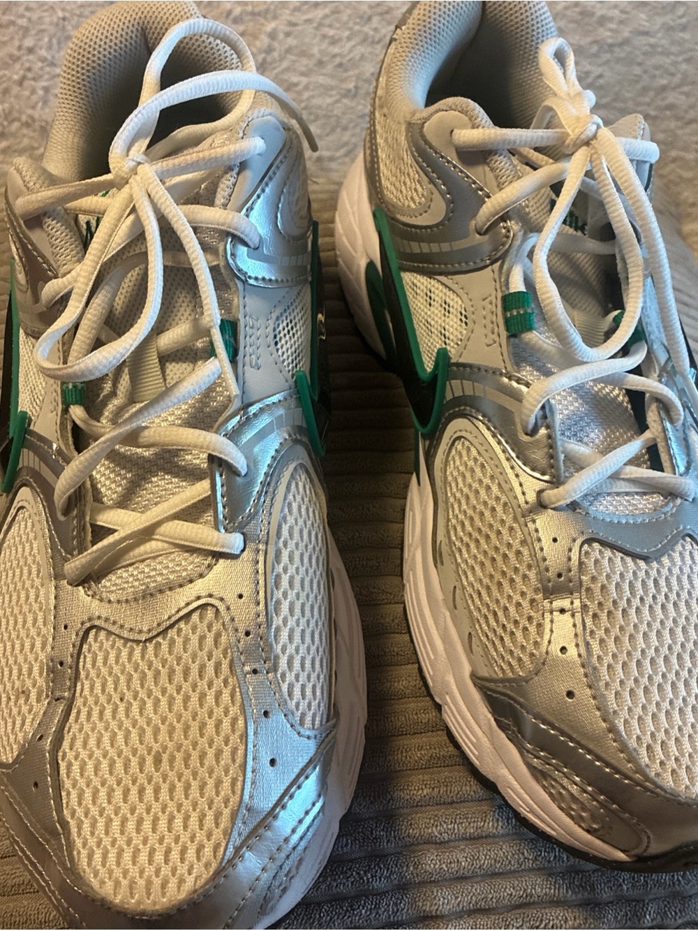Nike V5 RNR White Malachite Mesh Cushioned Sneaker HJ5228-100 Men Size 12 NWOT - Picture 4 of 10